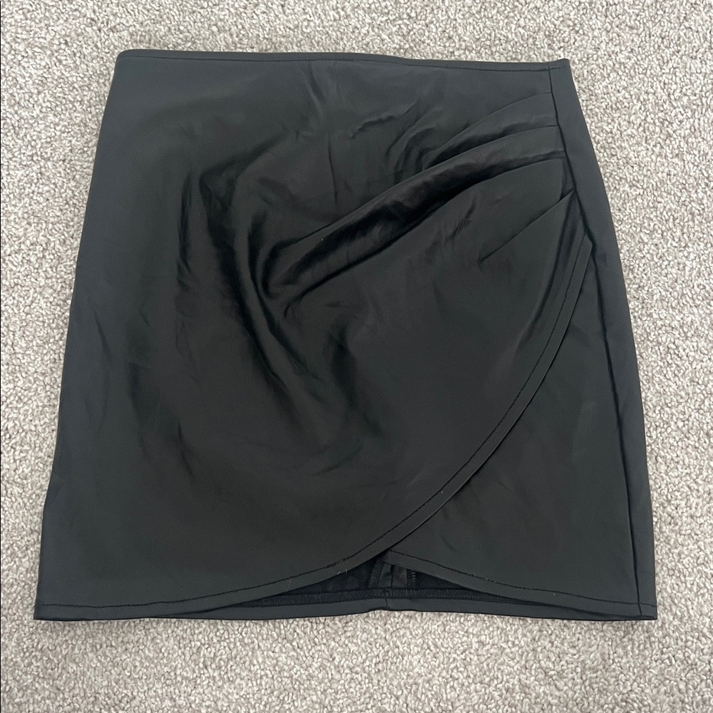 Chic Black Faux Leather Mini Skirt